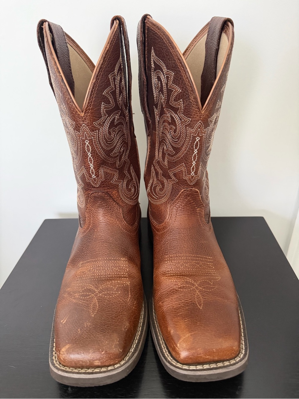 Ariat Women’s Delilah Cowboy Boots Size 8.5